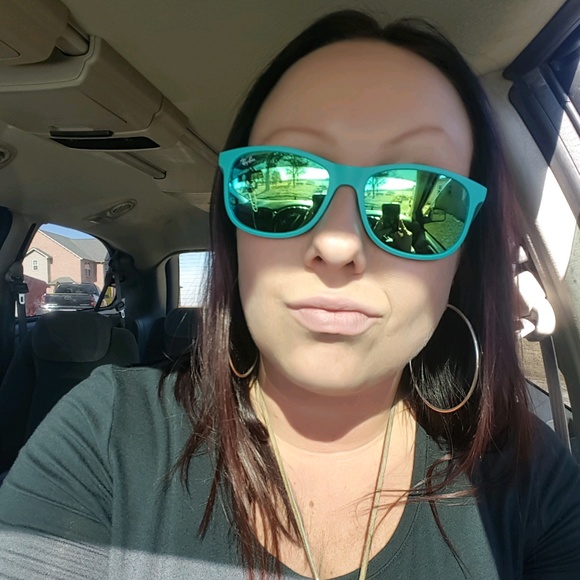 Meet your Posher, Stacy - Picture 1 of 1